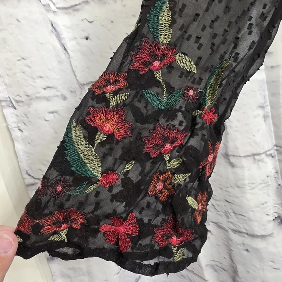 American Eagle Outfitters Peplum Top with Red Floral Embroidery Size Large - Picture 11 of 16